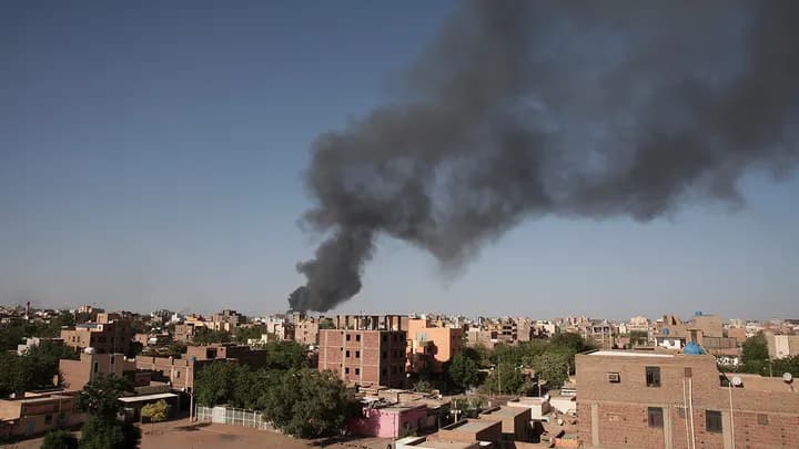 Intensifikohen sulmet ajrore në kryeqytetin Khartoum