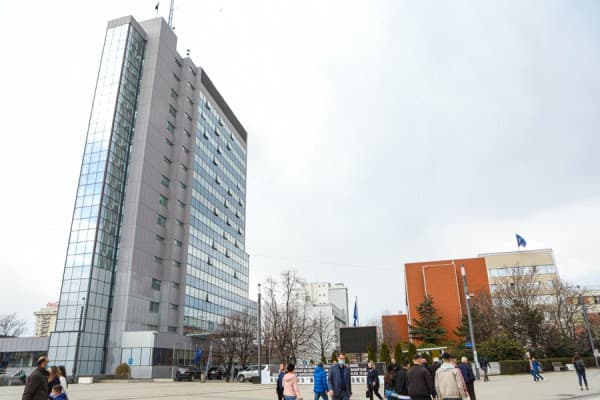 Qeveria i hap rrugë zhbllokimit të mjeteve vetanake për komunat