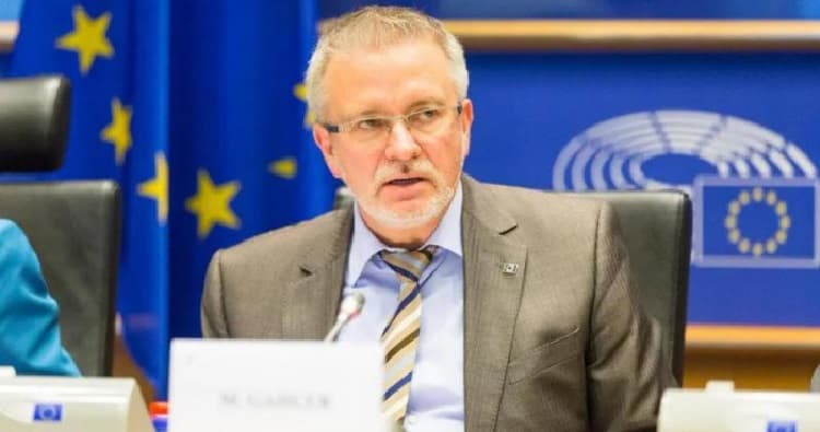 Eurodeputeti gjerman e gozhdon Lajçakun: Jeni në anën e agresorit, Kosova kërkon ndërmjetës të ndershëm