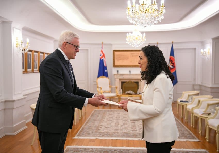 Presidentja Osmani pranoi letrat kredenciale nga ambasadori i ri i Australisë, Richard Rodgers