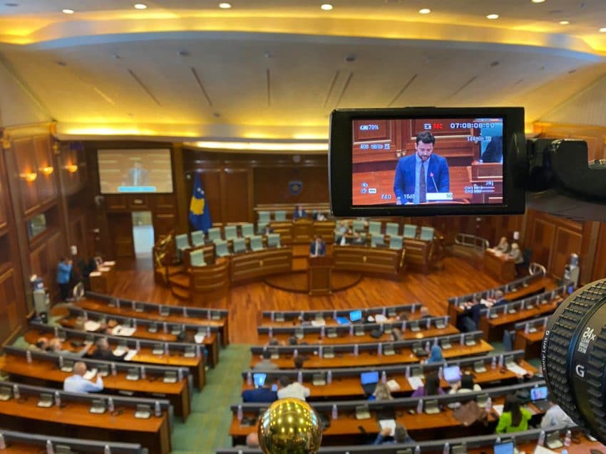 Deputeti i VV-së i falënderon gazetarët që raportuan në veri