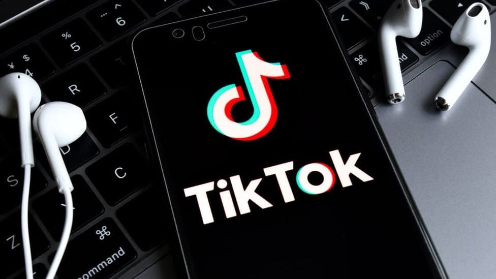 Tiktok po teston një chatbot të quajtur Tako, I cili do të përdoret si një motor kërkimi dhe për navigim