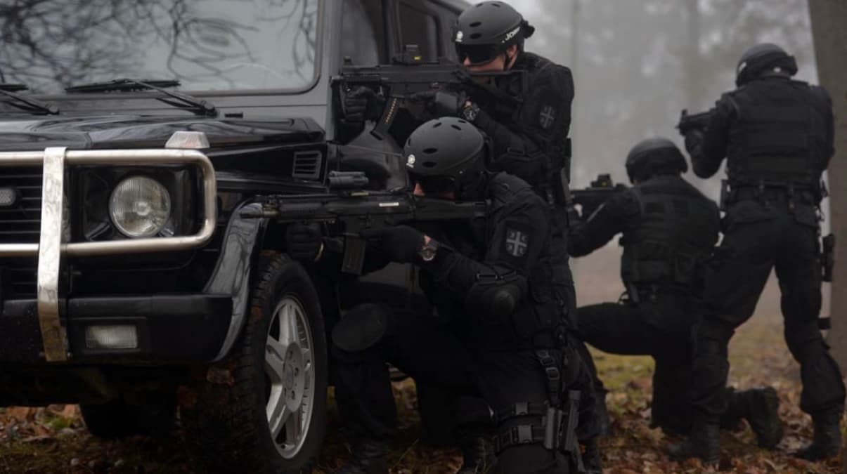 Kush është grupi “Kobra” në Serbi që thuhet se kidnapoi tre policët e Kosovës në veri