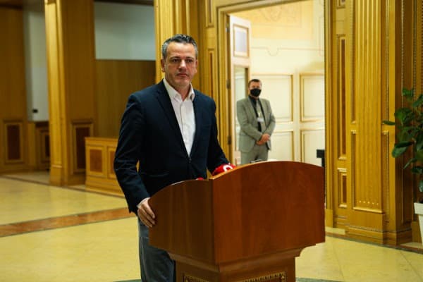 ​Gashi: Ta ruajmë Kosovën nga budallakia e kryeministrit