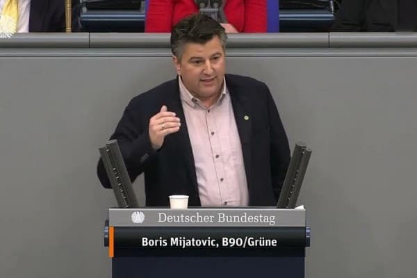 ​Raportuesi për Ballkanin Perëndimor: Kush solli armë në protestat në veri?