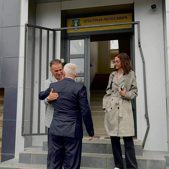 Kurti e falënderon kryetarin e Leposaviqit për “qëndresën shembullore”