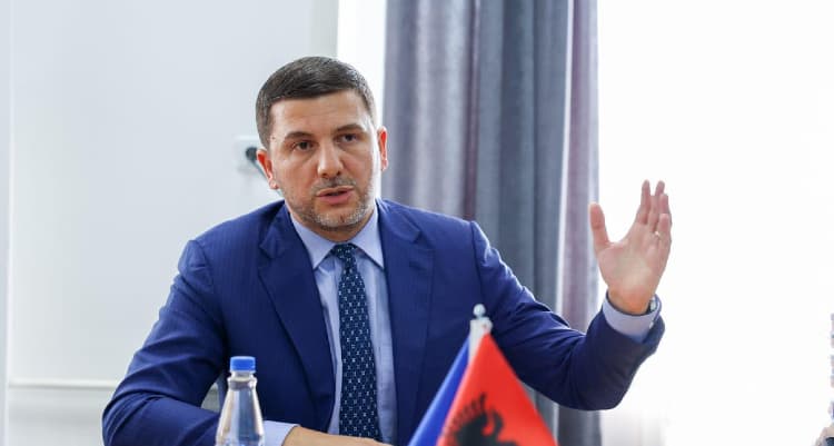 Krasniqi: Falë luftës së UÇK-së dhe ndihmës së NATO-s, Serbia kapitulloi në Kosovë më 9 qershor 1999
