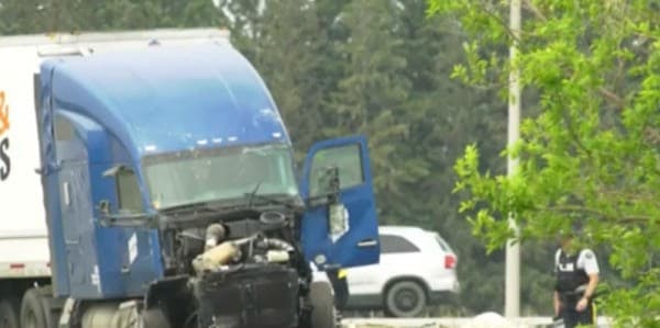 15 të vdekur nga përplasja e kamionit me një autobus në Kanada
