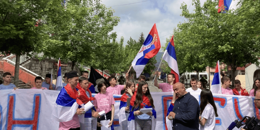 Numër i vogël i serbëve vazhdojnë protestat në veri