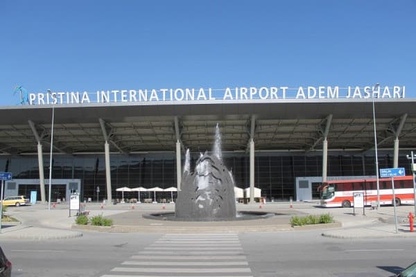 ​Zgjerohet Aeroporti Ndërkombëtar “Adem Jashari”, miratohet shtimi i 4 portave të reja