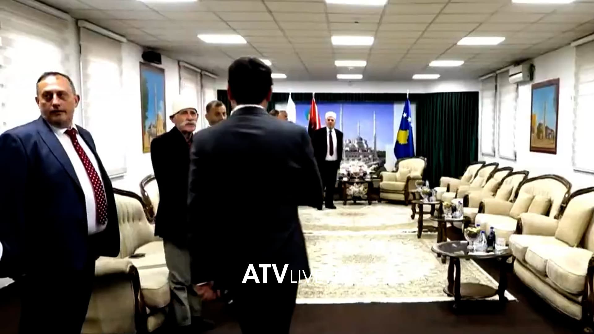 Bashkësinë Islame e vizituan sot krerë institucionalë e liderë opozitarë