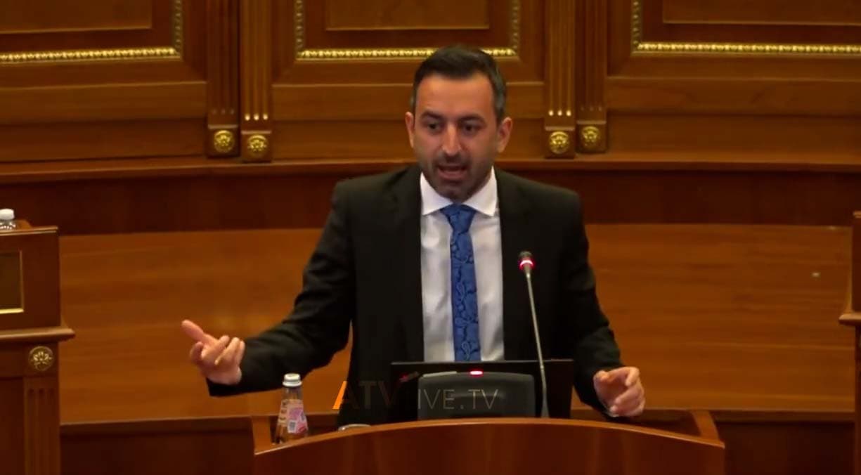 Dimal Basha: Kur unë dal me folë për Amerikën, këta tuten këtu