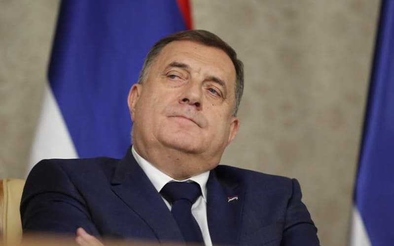 Dodik padit veten