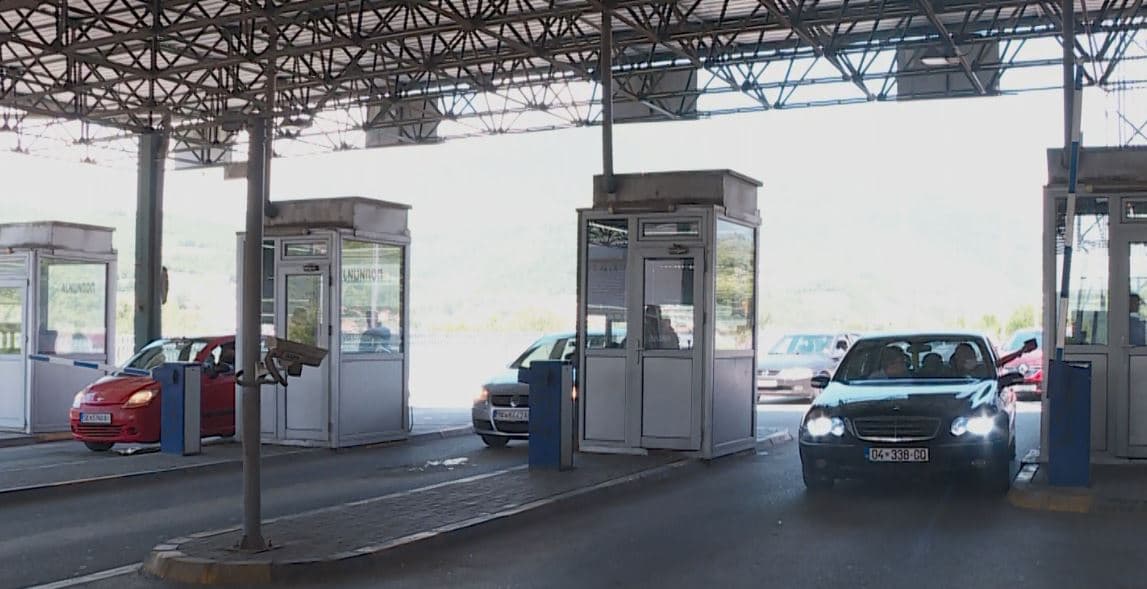 Ministria e Jashtme: Qytetarët e Kosovës të shmangin kalimin nëpër Serbi