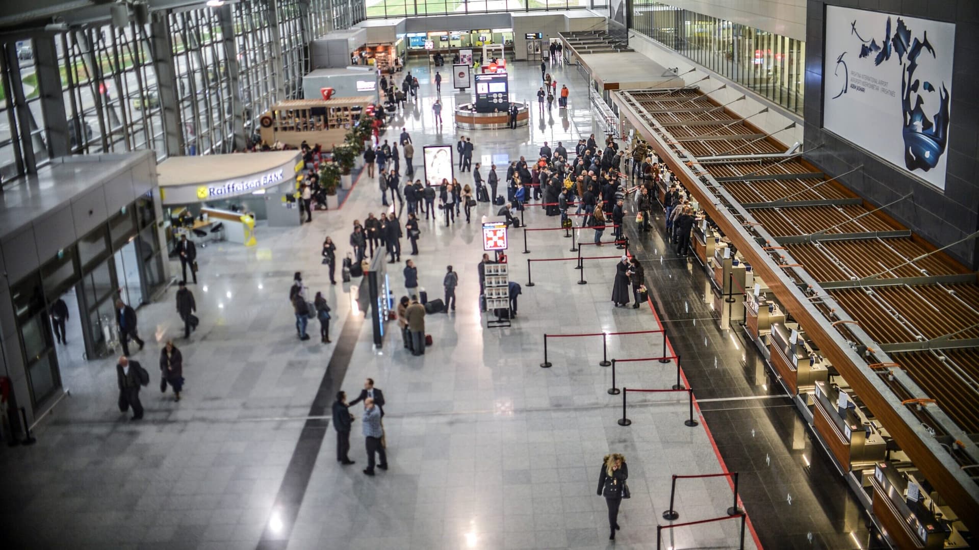 Mërgimtari nga Zvicra zhduket pasi zbriti në aeroportin “Adem Jashari”