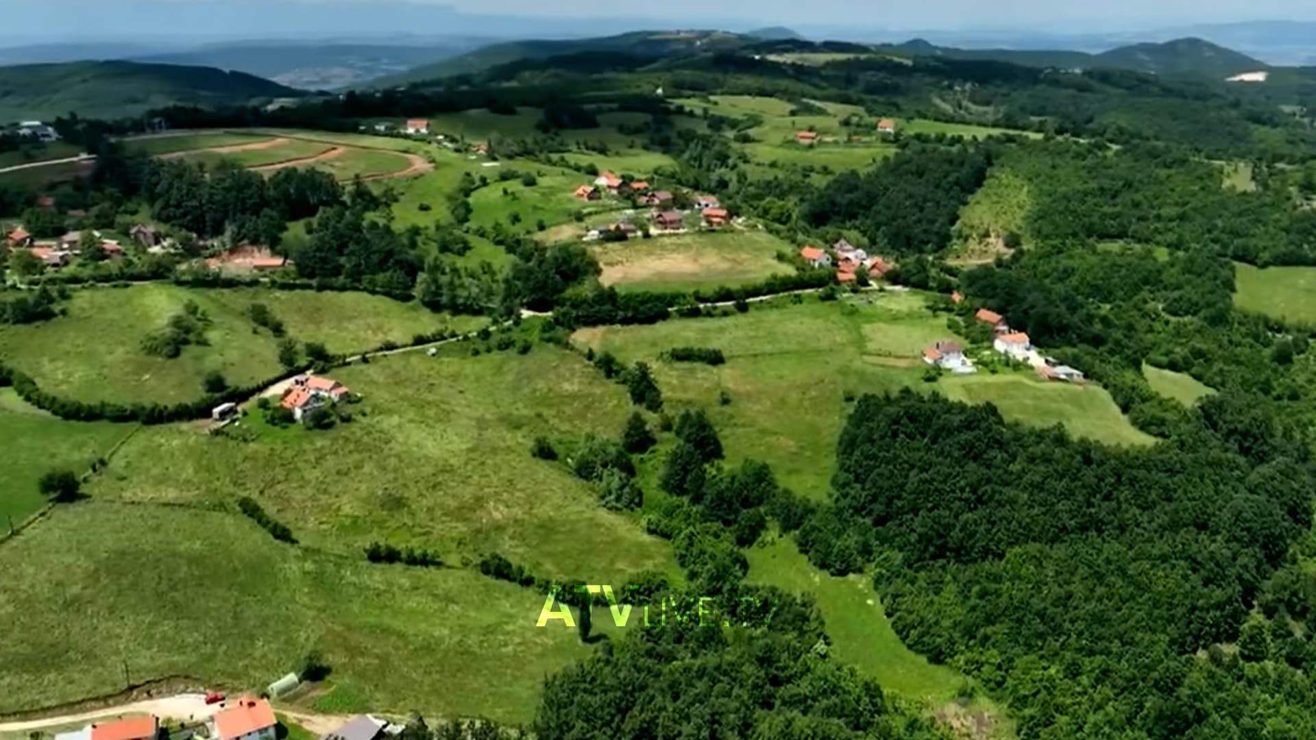 Kleçka, fshati që po braktiset nga banorët, rrezikohet edhe nga mbyllja e shkollës