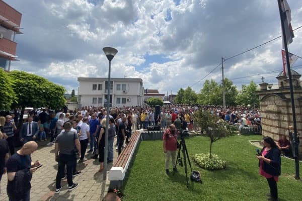 ​Serbët sërish protestojnë në Graçanicë, paraqesin deklaratën e Vidovdanit