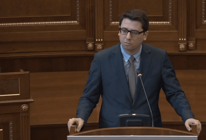 ​Murati akuzon LDK-në: Sa herë është në pyetje interesi i qytetarëve, ju çoheni me mbrojtë Kushtetutën