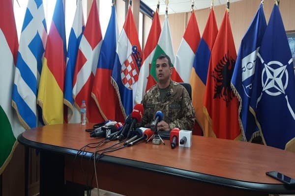 ​KFOR: Në protestat në veri kishte grupe kriminale që tentonin të sulmonin ushtarët