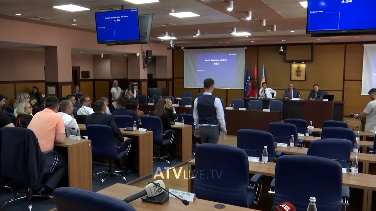 LV-ja, AAK-ja dhe AKR-ja shkarkojnë 20 aksionarë të dhjetë ndërrmarrjeve publike, emërojnë aksionarë