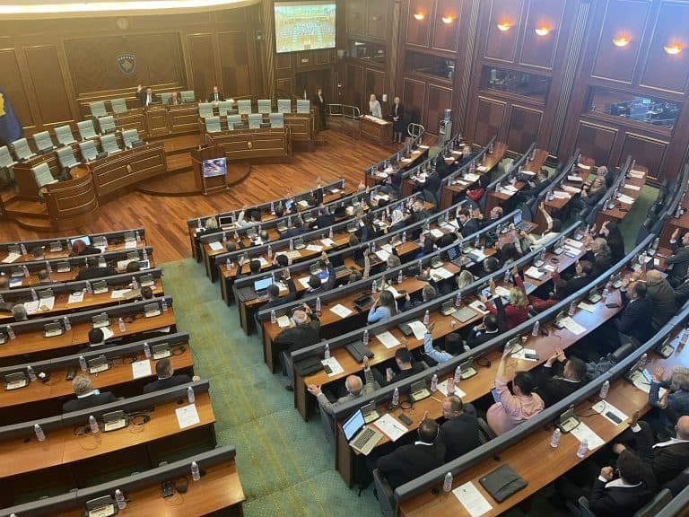 Tensione në Kuvend, Konjufca: Ndërpritet kjo seancë, shkojmë në shtëpi
