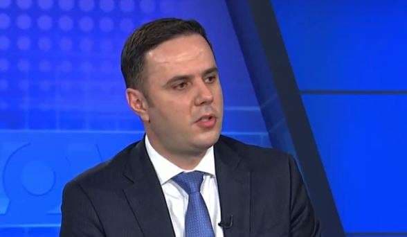 Abdixhiku: Rrugëtimi i Kurtit rrezikon vetë shtetësinë e republikës