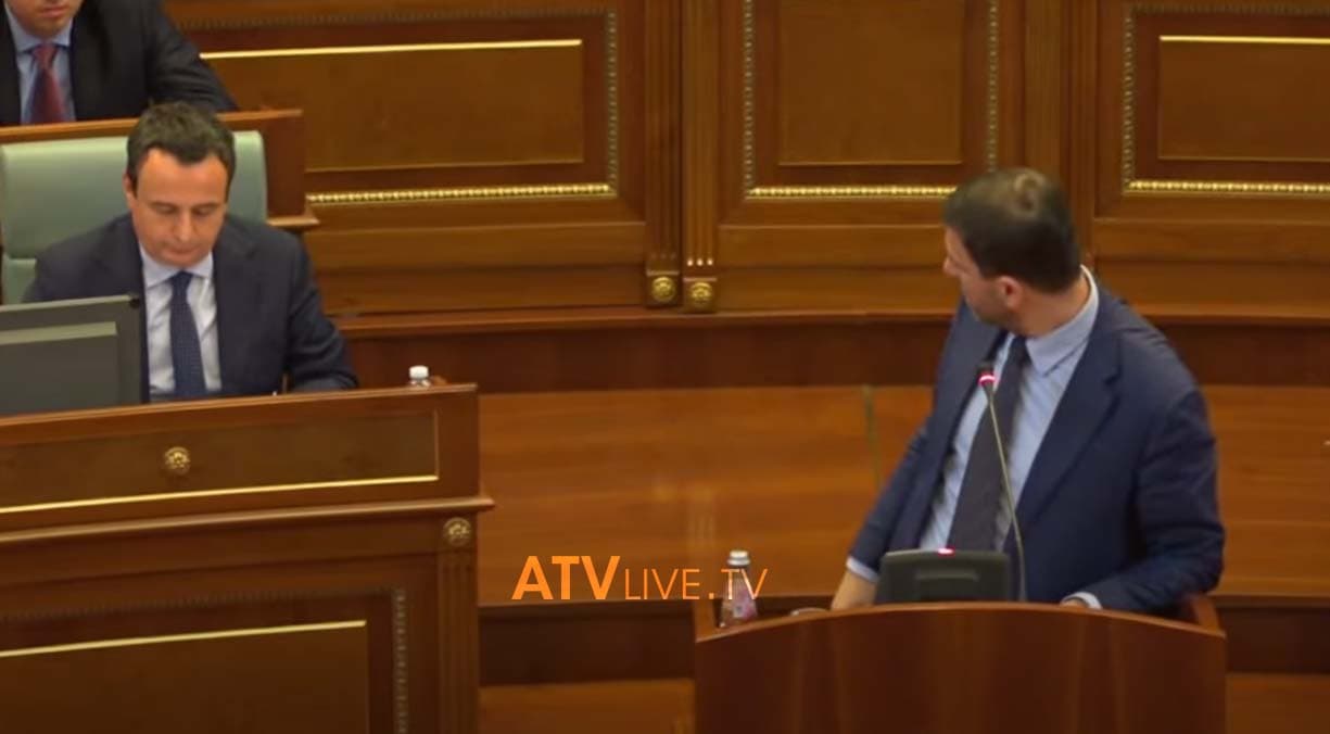 ​Krasniqi-Kurtit: Je duke luajtur me zjarr, hajde shkojmë bashkë në veri