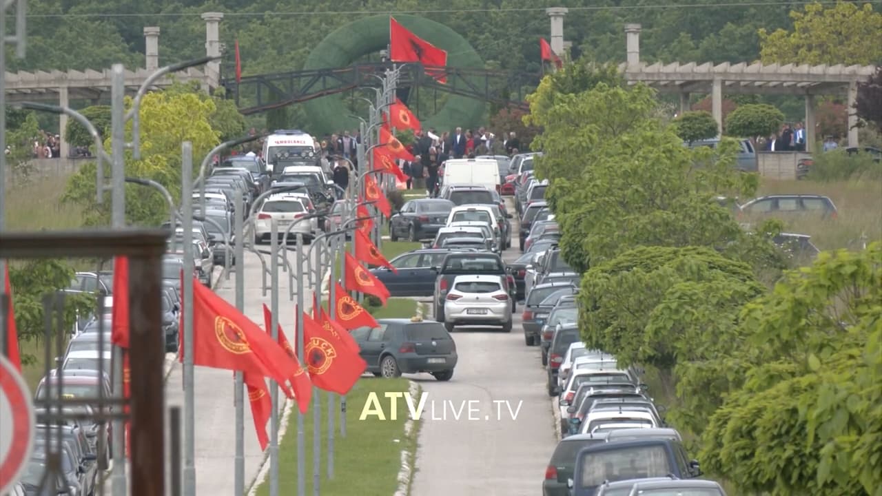 Mitrovica nderon dëshmorët