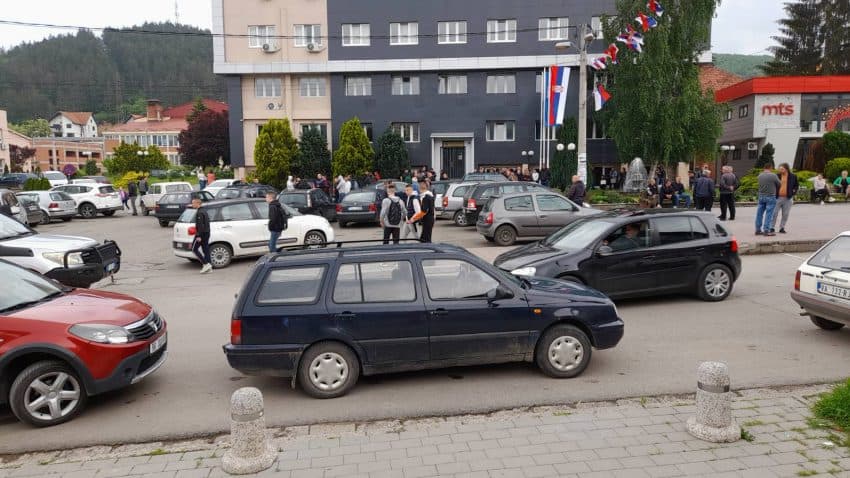 KE-ja i hedh poshtë kritikat se mban përgjegjësi të pjesshme për trazirat në veri