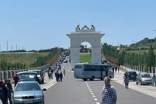 ​Policia kontroll në kampin MEK në Shqipëri, iranianët kundërshtojnë