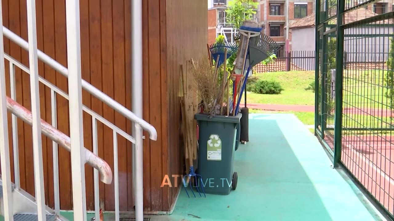 Punëtorët teknikë të shkollës “Model” në kryeqytet, kanë vendosur ta bojkotojnë punën