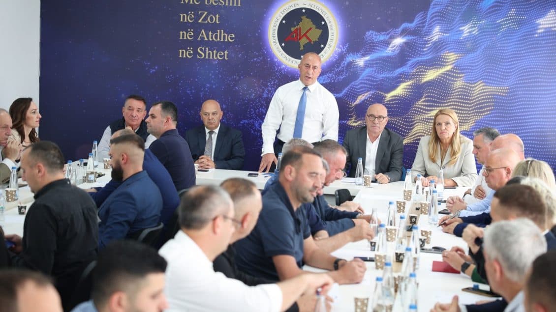 Haradinaj: Kurti, ose është spiun i Serbisë ose me zor dëshiron të mbetet në pushtet