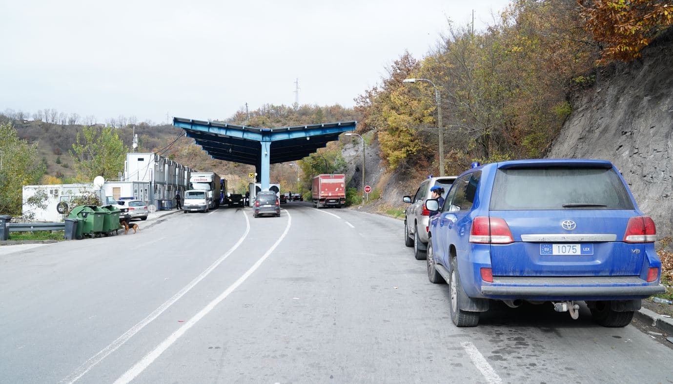 Kidnapimi i tre policëve, Kosova ndalon hyrjen e të gjitha mallrave nga Serbia
