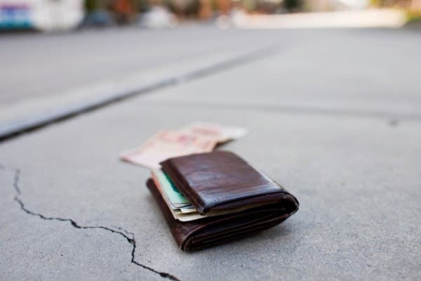 Qytetari gjen kuletën me 600 euro në Pejë, e dorëzon në Polici