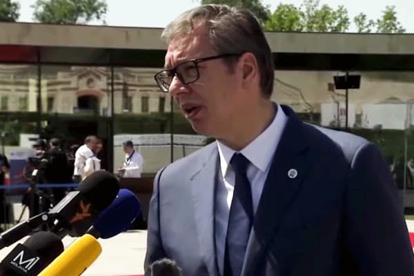 ​Vuçiq konfirmon se do të takohet me Macron-in dhe Scholz-in