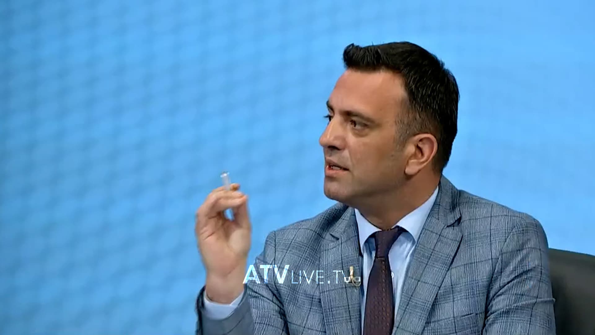Pozhari: Dikush e ka pre në besë Albin Kurtin