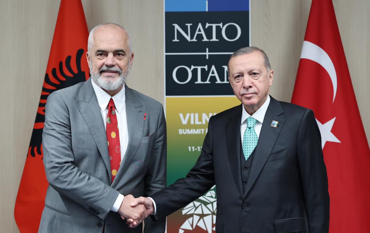 Rama në Samitin e NATO-s takohet me Erdogan, flasin veçanërisht për Veriun e Kosovës