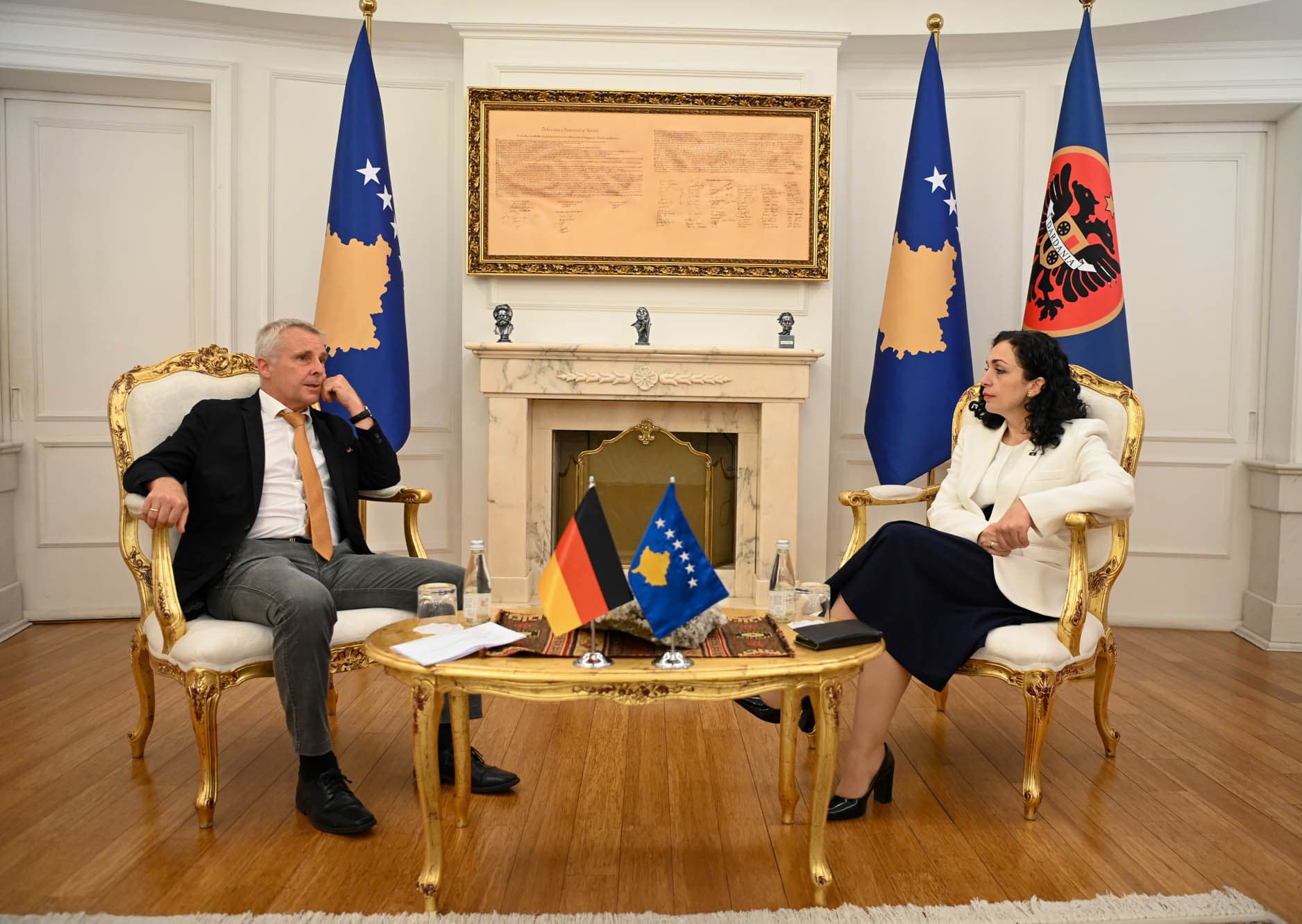 Osmani pret në takim ambasadorin Rohde, diskutojnë për situatën e sigurisë në veri