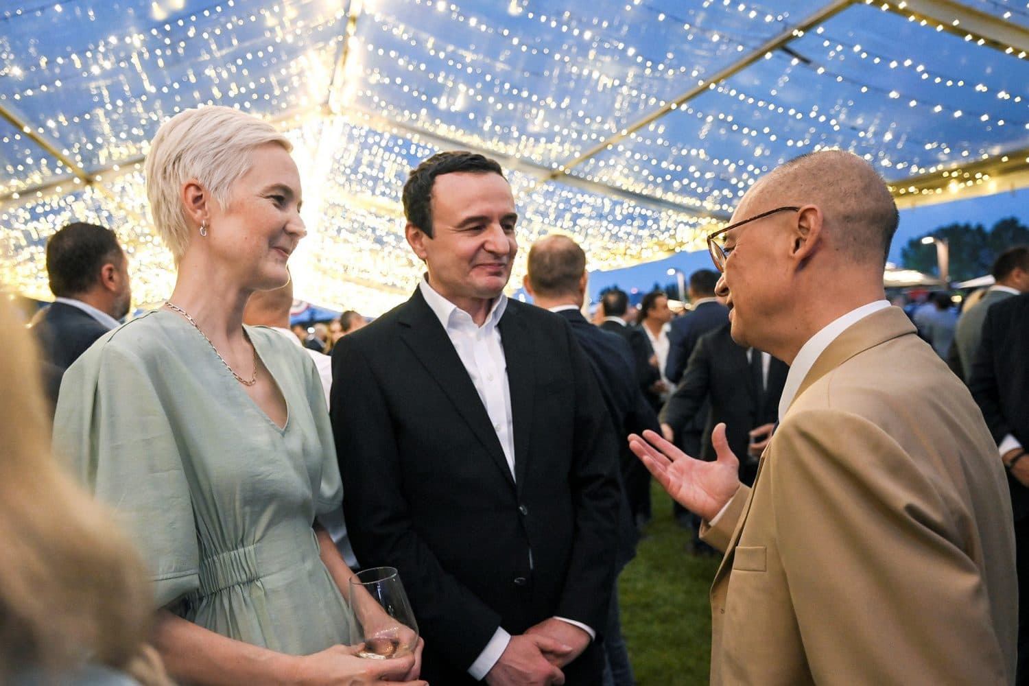 ZKM ndan disa foto të Kurtit nga festa e ambasadës për 4 Korrikun