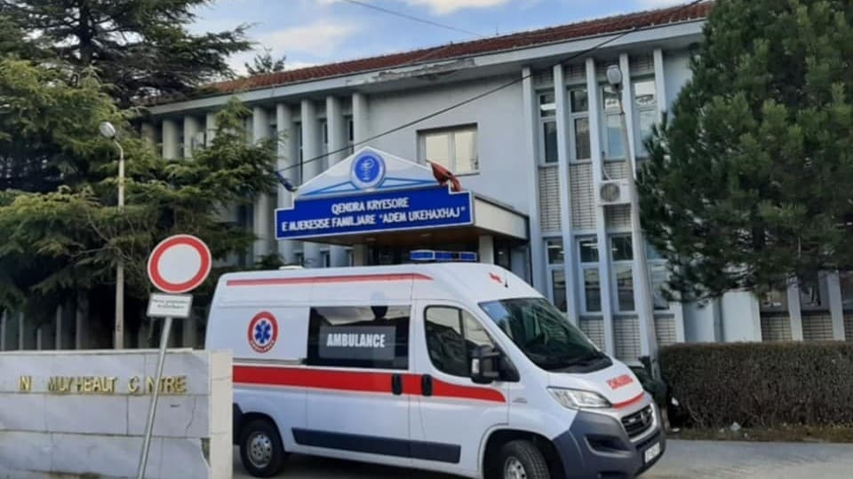 20-vjeçarja në Deçan tenton t’i japë fund jetës së saj, konsumon mbidozë ilaçesh