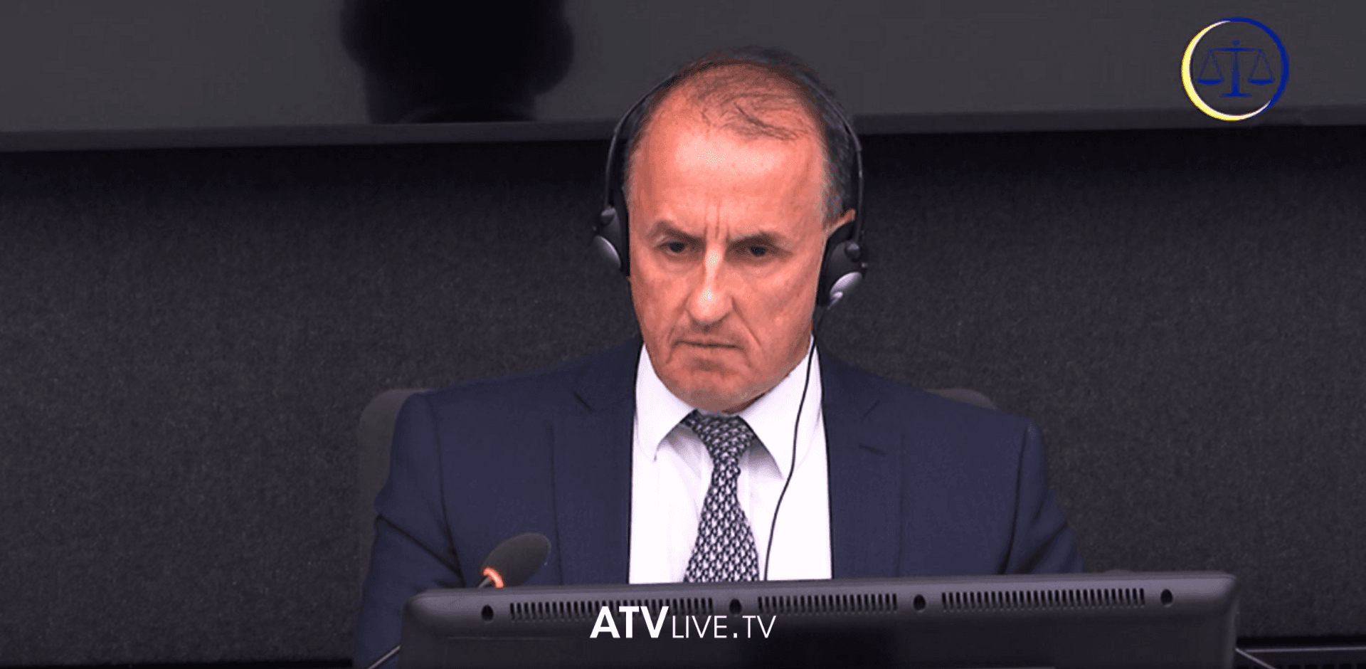 Oficeri britanik vazhdon edhe sot dëshminë e tij në gjykimin ndaj Thaçit dhe të tjerëve