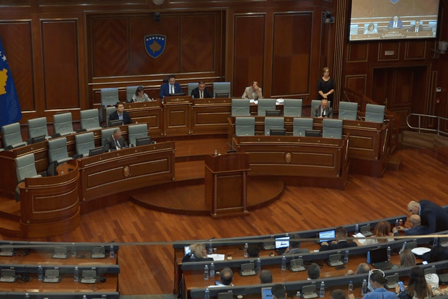 ​LDK dhe AAK kundërshtojnë seancën e jashtëzakonshme