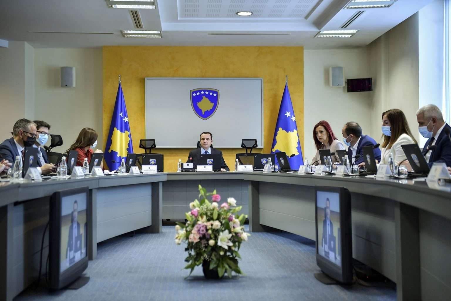 Së paku 5 ministra dhe një zëvendësministër në Qeverinë Kurti nën hetime