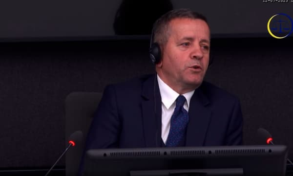 Mustafa dyshon në vërtetësinë e një dokumenti që i paraqitet në Speciale me nënshkrimin e tij