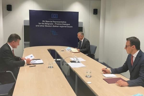 Bislimi dhe Petkoviq takohen të mërkurën në Bruksel