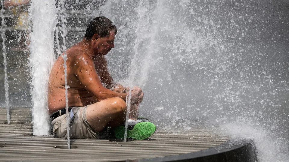 Evropa përgatitet për kulmin e të nxehtit teksa bota shënon temperatura rekorde