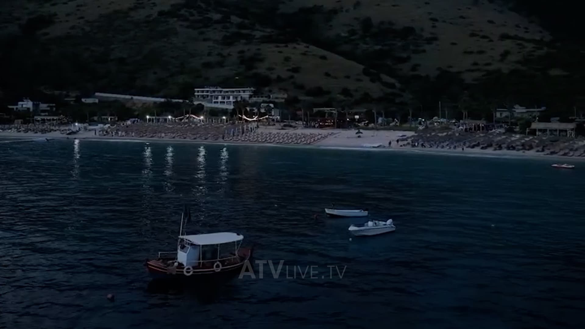 Plazhi i Jalës, parajsa që ofron kamping e argëtim