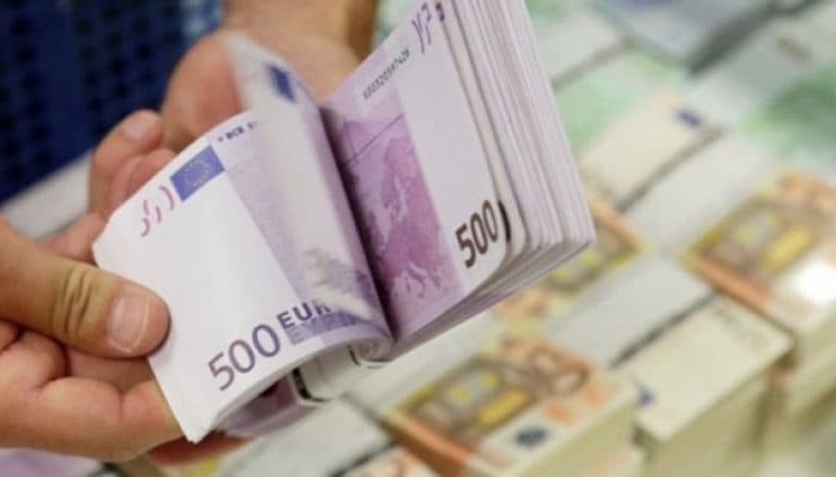 Shtrenjtohen kreditë në Kosovë