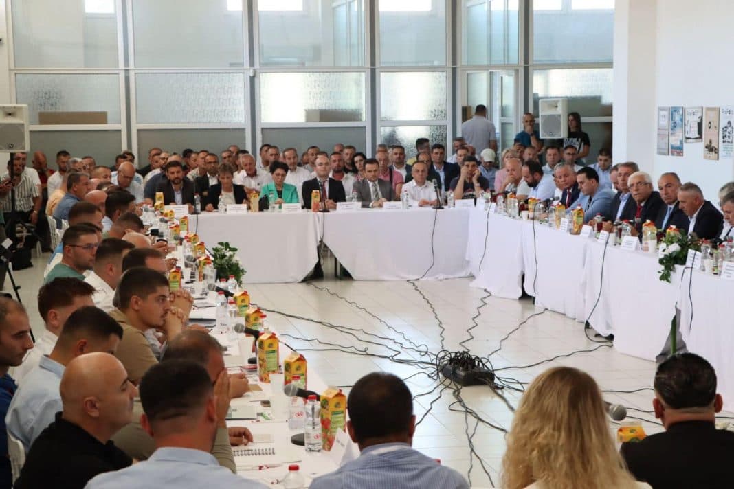 Në Preshevë u mbajt Konferenca “Ekonomia shpëton Luginën”, premtohet rimëkëmbja ekonomike e Luginës