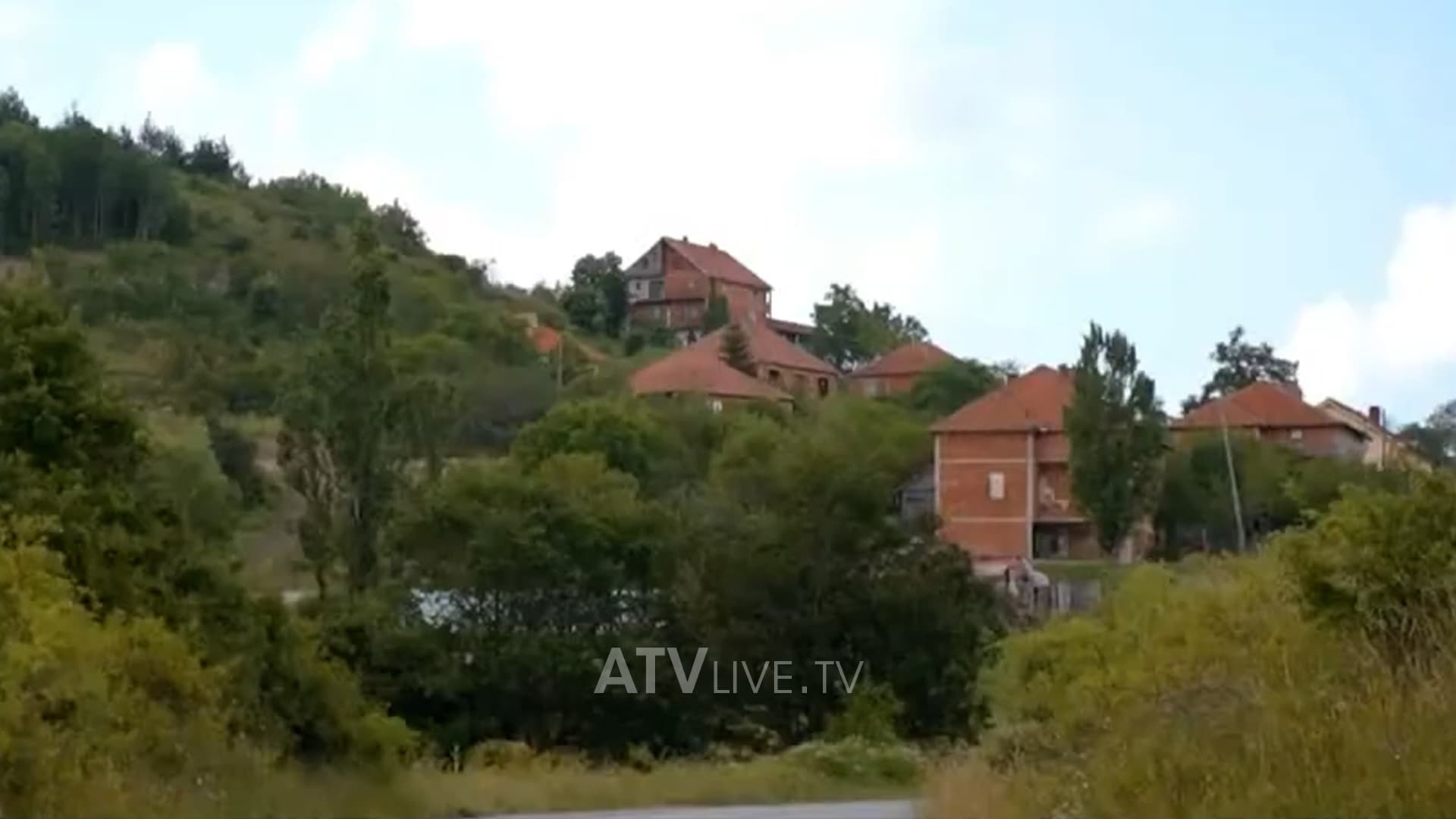 Prej 120 familjeve që jetonin dikur, në fshatin Prapashticë të Prishtinës sot jetojnë vetëm 15